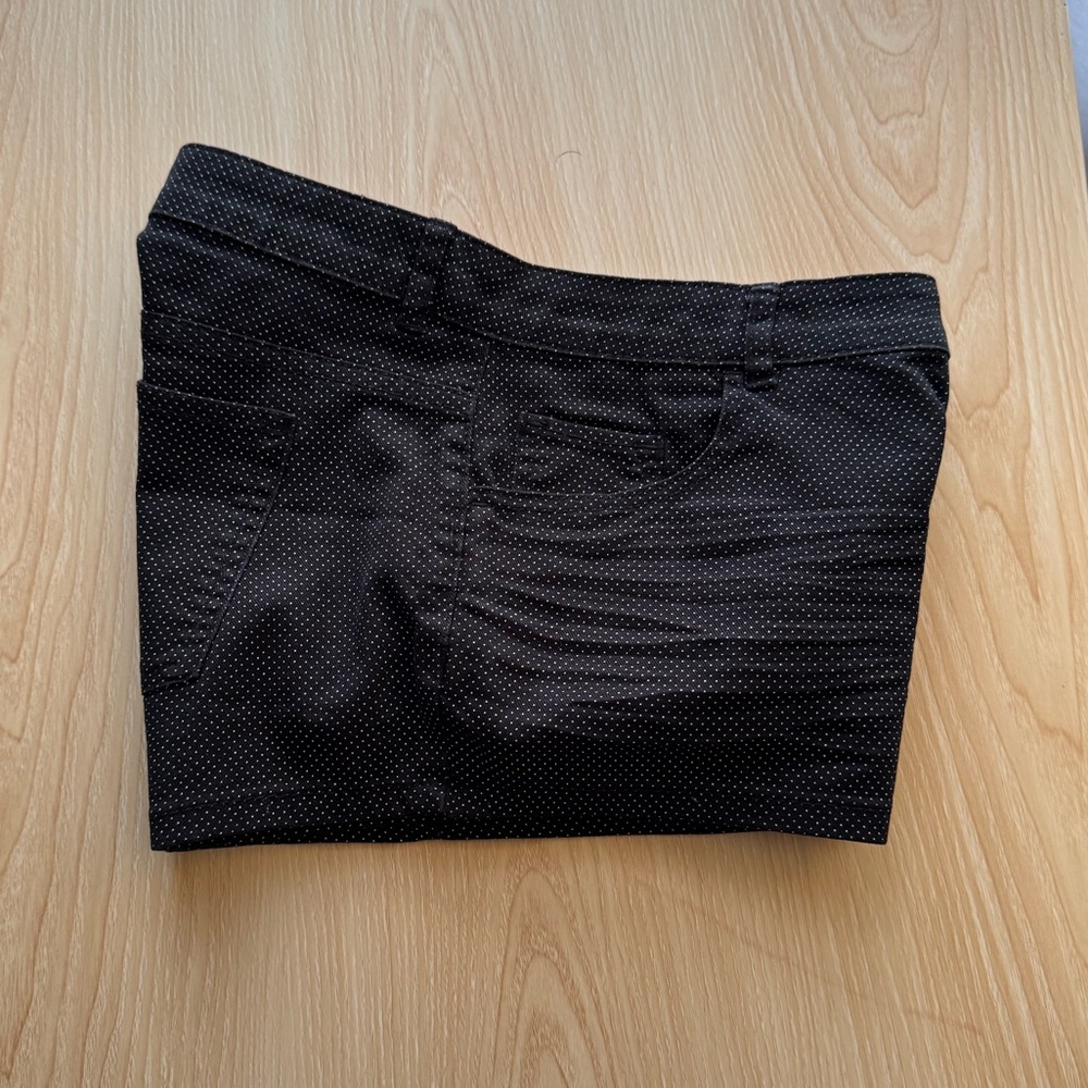H&M Black Microdot Low Waist Women’s Shorts SIZE 6